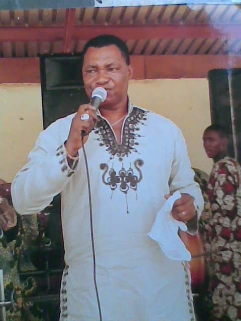 BAYO ADE - Amebo